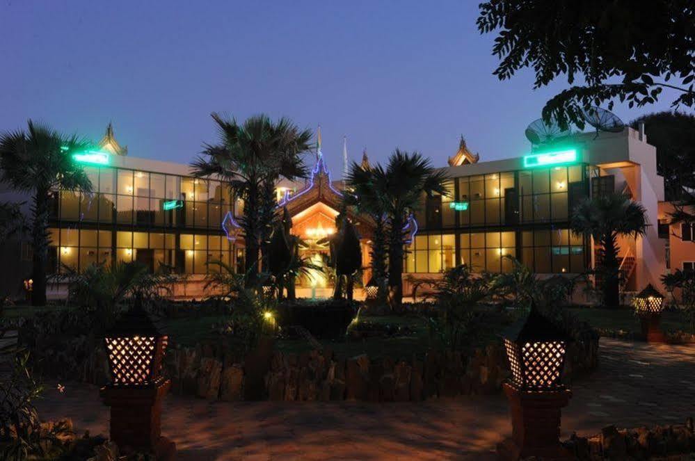 Sky Palace Hotel Баган Екстер'єр фото